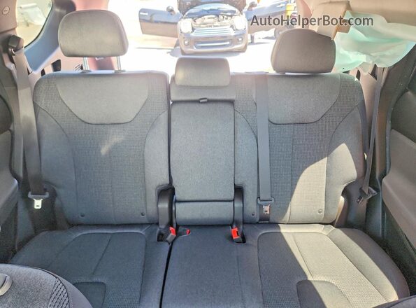 5NMS23AD1LH245268 2020 HYUNDAI SANTA Silver Rear seats view