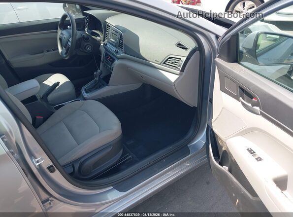 5NPD74LF0HH114602 2017 HYUNDAI ELANTRA Silver Вид салону спереду