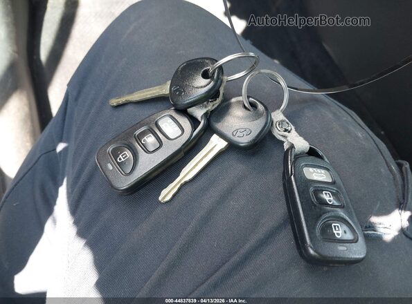5NPD74LF0HH114602 2017 HYUNDAI ELANTRA Silver Вид панелі приладів