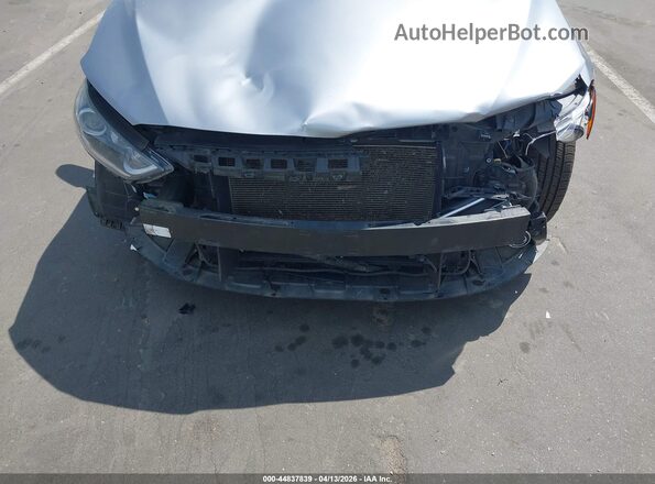 5NPD74LF0HH114602 2017 HYUNDAI ELANTRA Silver Вид спереду