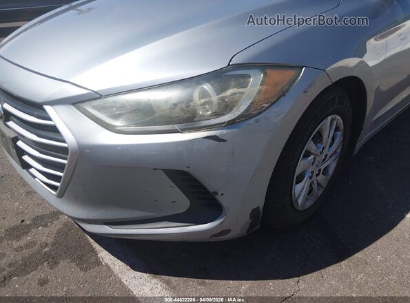 5NPD74LF3HH163308 2017 HYUNDAI ELANTRA Серебряный Вид спереди