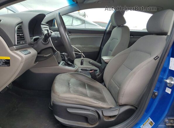 5NPD74LF3HH165348 2017 HYUNDAI ELANTRA Синий Вид салона спереди