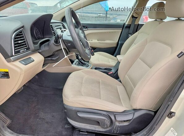 5NPD74LF9HH148652 2017 HYUNDAI ELANTRA Серебряный Вид салона спереди
