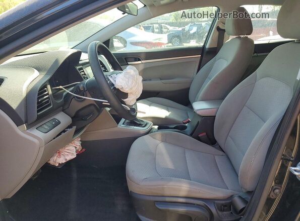 5NPD74LF9LH565228 2020 HYUNDAI ELANTRA Черный Вид салона спереди