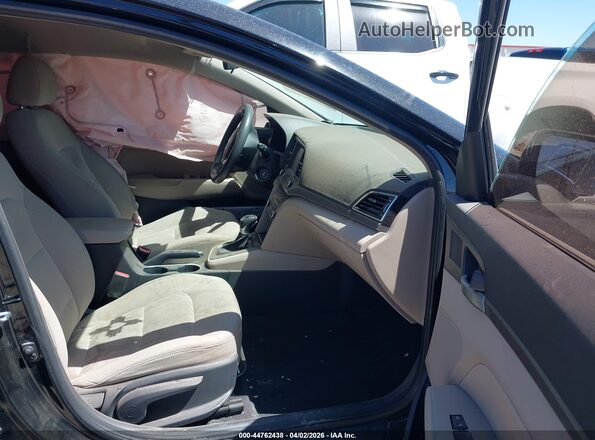 5NPD84LF0JH218185 2018 HYUNDAI ELANTRA Black Front interior view