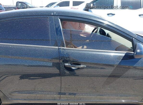 5NPD84LF0JH218185 2018 HYUNDAI ELANTRA Black Rear interior view