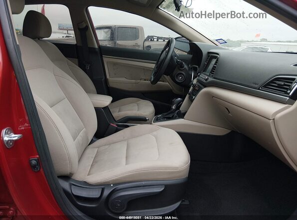 5NPD84LF0JH400601 2018 HYUNDAI ELANTRA Red Widok wnętrza z przodu