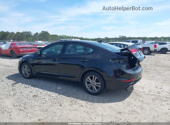5NPD84LF1HH132510 2017 HYUNDAI ELANTRA Black Вид спереду