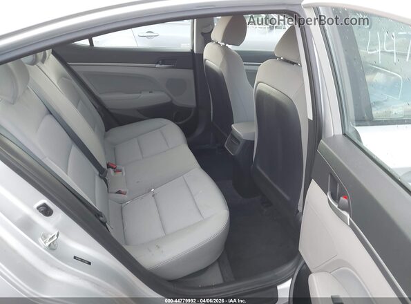5NPD84LF2JH218687 2018 HYUNDAI ELANTRA Silver VIN կոդի պիտակի տեսք