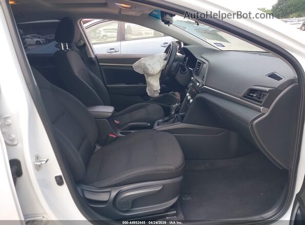 5NPD84LF4LH554991 2020 HYUNDAI ELANTRA Белый Вид салона спереди