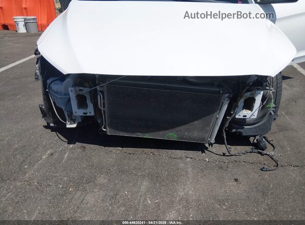5NPD84LF5HH024911 2017 HYUNDAI ELANTRA White Widok z przodu