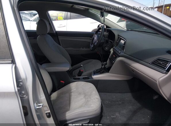 5NPD84LF5HH140562 2017 HYUNDAI ELANTRA Gray Вид салону спереду
