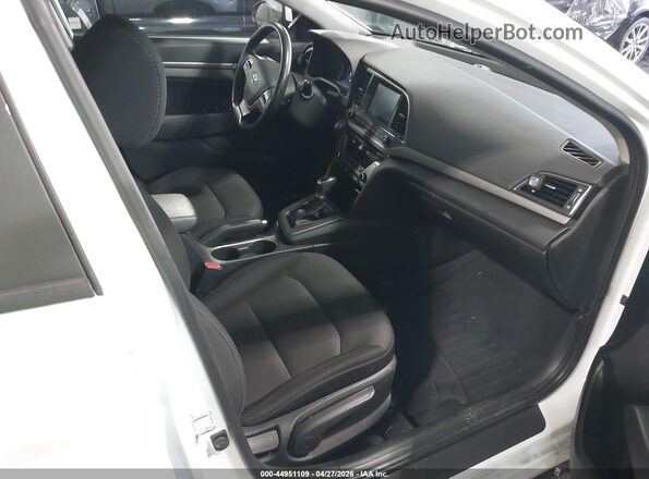 5NPD84LF7JH286953 2018 HYUNDAI ELANTRA White Սալոնի դիմացի տեսք