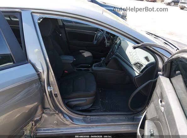 5NPD84LF9JH344352 2018 HYUNDAI ELANTRA Gray Вид салону спереду