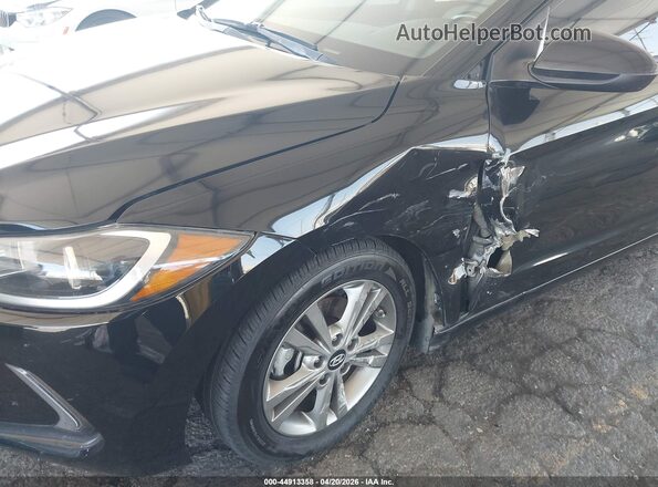 5NPD84LF9JH374287 2018 HYUNDAI ELANTRA Black Widok z przodu