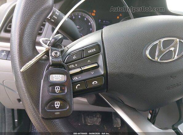 5NPD84LF9LH518939 2020 HYUNDAI ELANTRA Red Вид панелі приладів