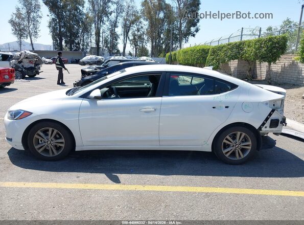 5NPD84LFXJH376372 2018 HYUNDAI ELANTRA White 
