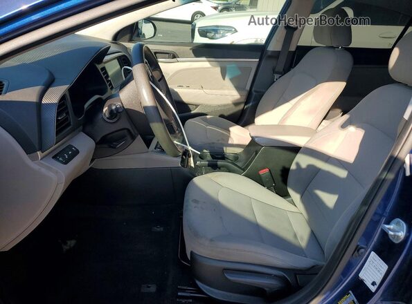 5NPD84LFXKH435440 2019 HYUNDAI ELANTRA Синий Вид салона спереди