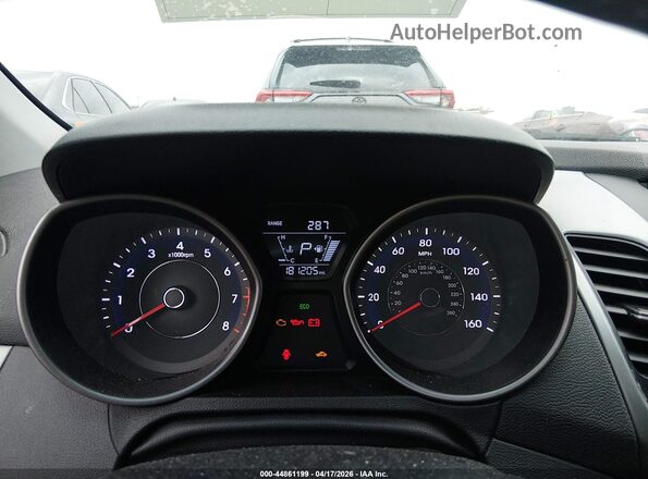 5NPDH4AE0GH735375 2016 HYUNDAI ELANTRA Red Widok tylnych siedzeń