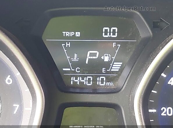 5NPDH4AE8GH783237 2016 HYUNDAI ELANTRA White 