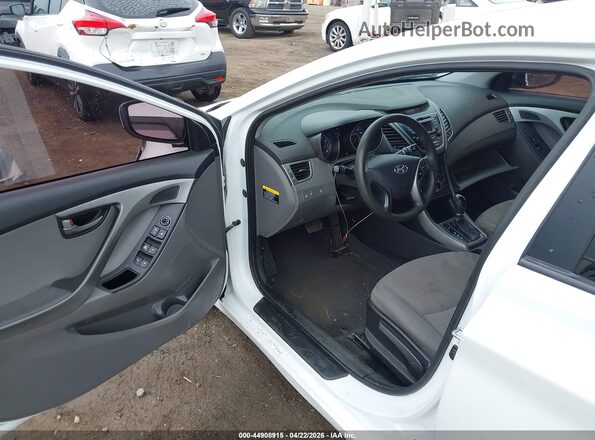 5NPDH4AE8GH783237 2016 HYUNDAI ELANTRA White 