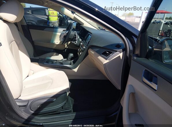 5NPE24AF4KH794002 2019 HYUNDAI SONATA Black წინა სალონის ხედი