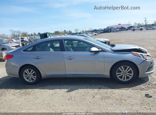 5NPE24AF5GH370108 2016 HYUNDAI SONATA Silver Вид задньої частини салону