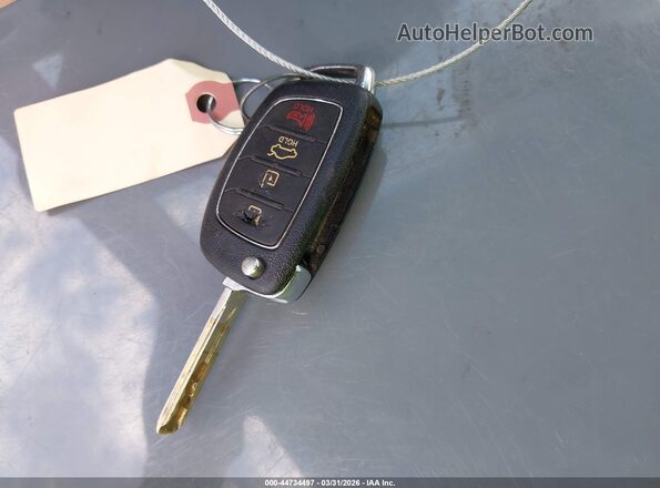 5NPE24AFXHH487345 2017 HYUNDAI SONATA Белый Вид панели приборов