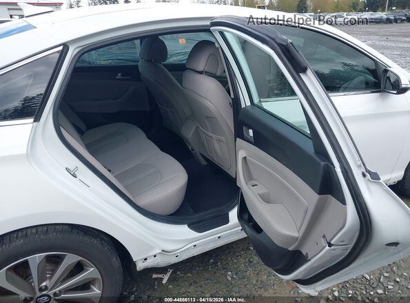 5NPE34AF7HH483797 2017 HYUNDAI SONATA White Widok naklejki z numerem VIN