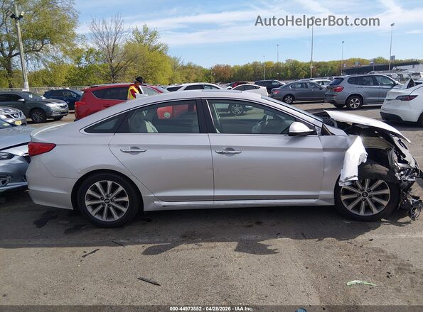 5NPE34AF7HH520671 2017 HYUNDAI SONATA Silver Rear interior view