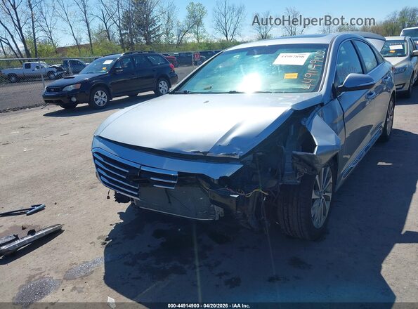 5NPE34AFXHH566883 2017 HYUNDAI SONATA Silver Вид спереду