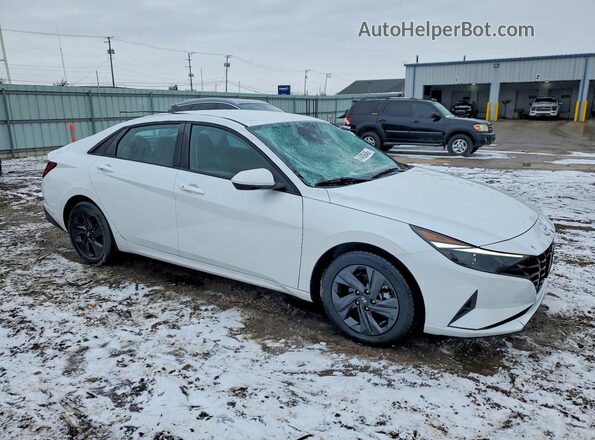 5NPLM4AG8MH019084 2021 HYUNDAI ELANTRA White Delantero derecho