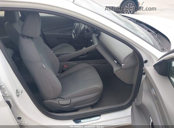 5NPLN4AG7MH023950 2021 HYUNDAI ELANTRA White Front interior view