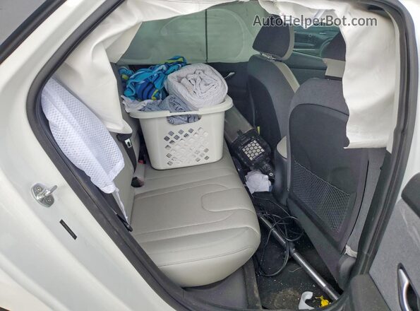 5NPLP4AG5NH082135 2022 HYUNDAI ELANTRA White Rear seats view