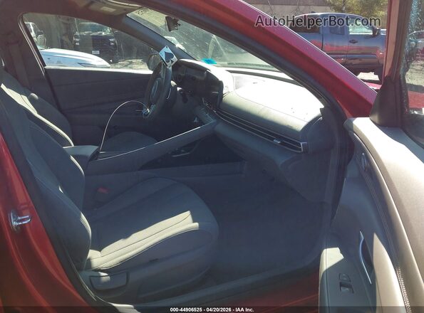5NPLS4AG2PH096947 2023 HYUNDAI ELANTRA Red Front interior view