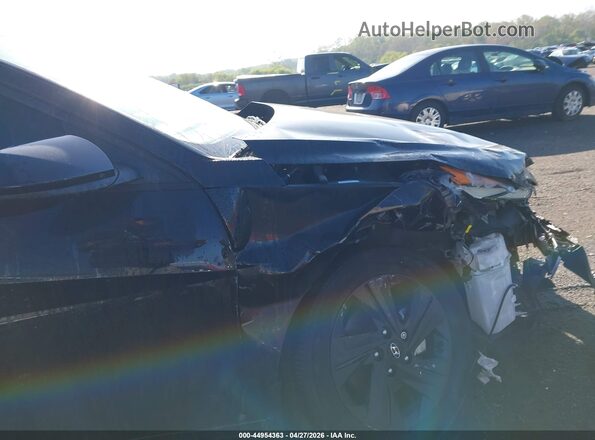 5NPLS4AG4NH075353 2022 HYUNDAI ELANTRA Black Դիմացի տեսք