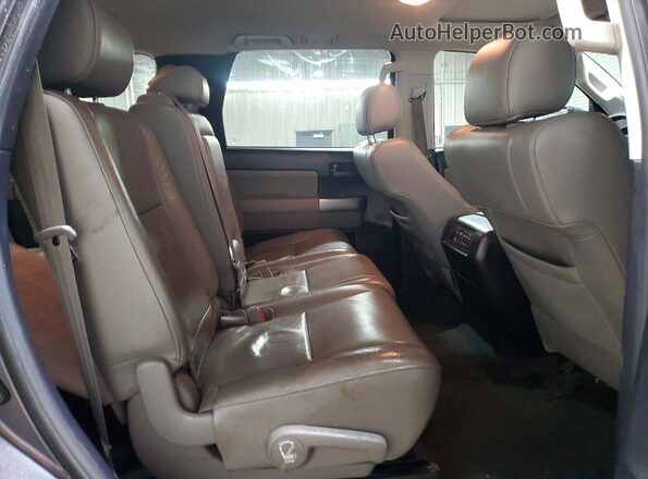 5TDBY5G19JS157716 2018 TOYOTA SEQUOIA Серый Вид задней части салона