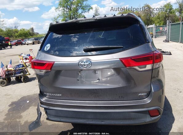 5TDBZRFH6JS892799 2018 TOYOTA LE Gray 