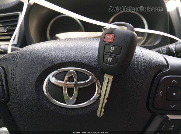5TDBZRFH6JS892799 2018 TOYOTA LE Gray Vista del salpicadero