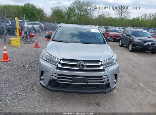 5TDDZRFH0JS876865 2018 TOYOTA LIMITED Silver Instrument cluster view