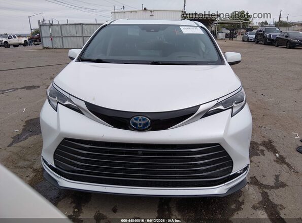 5TDESKFC4PS093285 2023 TOYOTA SIENNA White ხელსაწყოთა პანელის ხედი