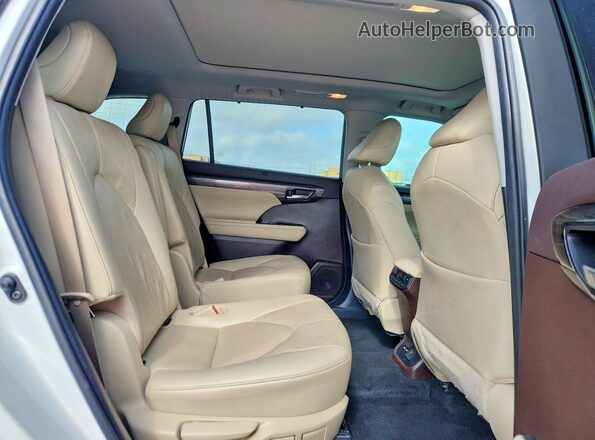 5TDFARAH7MS010351 2021 TOYOTA HIGHLANDER HYBRID White უკანა სალონის ხედი