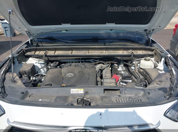 5TDGZRAH9LS028698 2020 TOYOTA LE White Вид ззаду