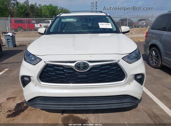 5TDGZRAH9LS028698 2020 TOYOTA LE White Вид задньої частини салону