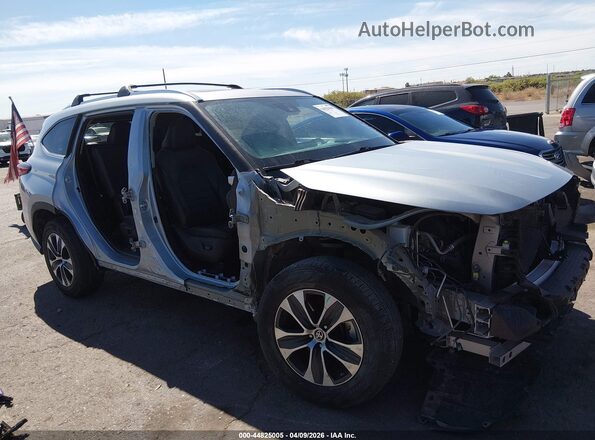 5TDHZRAH4MS514535 2021 TOYOTA LE Silver Вид задньої частини салону