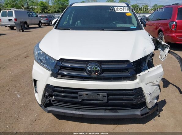 5TDJZRFH3JS536757 2018 TOYOTA HIGHLANDER White Դիմացի տեսք