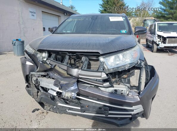 5TDJZRFH3JS884946 2018 TOYOTA LE Gray Вид спереду