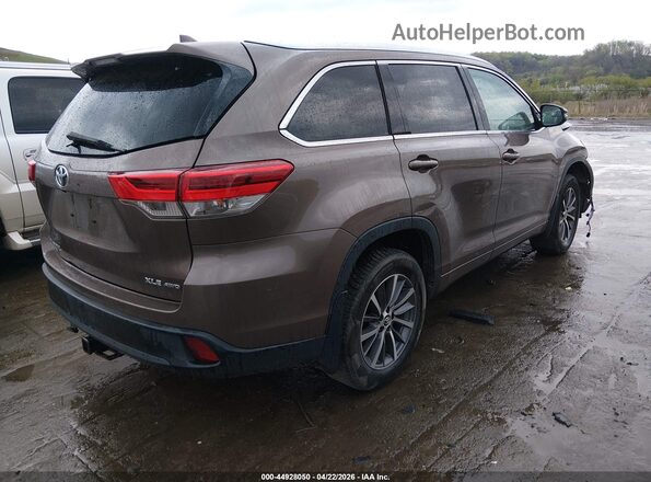 5TDJZRFH7JS866546 2018 TOYOTA LE Brown Tył prawy