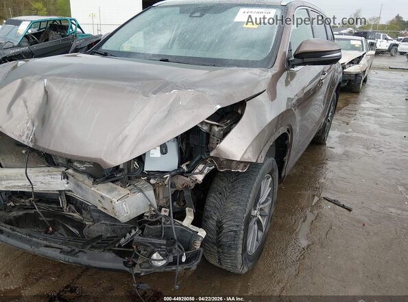 5TDJZRFH7JS866546 2018 TOYOTA LE Brown 