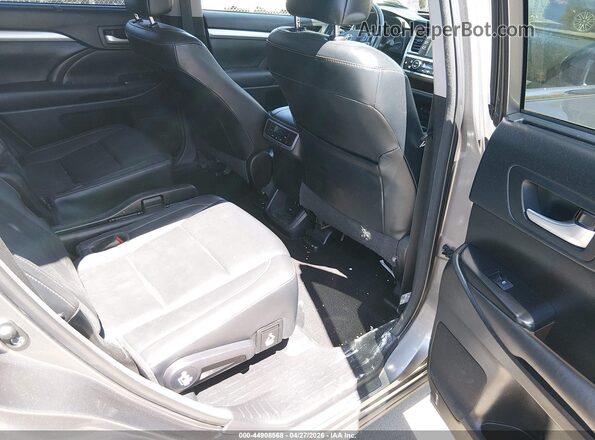 5TDJZRFH9JS486897 2018 TOYOTA LE Gray VIN sticker view